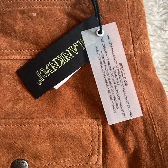 Blanknyc Real Suede Skirt- size 30 but fits like a 27/28 - Picture 2 of 6